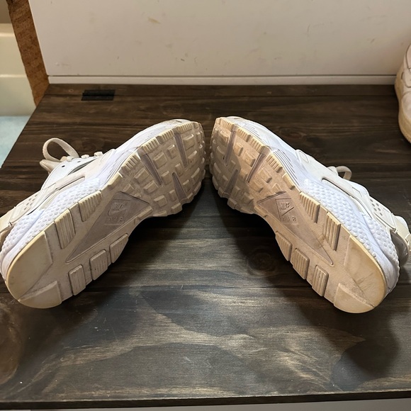 Nike Air Huarache - Picture 2 of 3